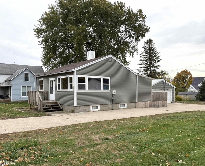 527 E 4th St, Glidden, IA 51443 - photo 1