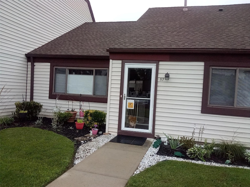 57 Gauguin Ct unit 57, Middle Island, NY 11953 - photo 1