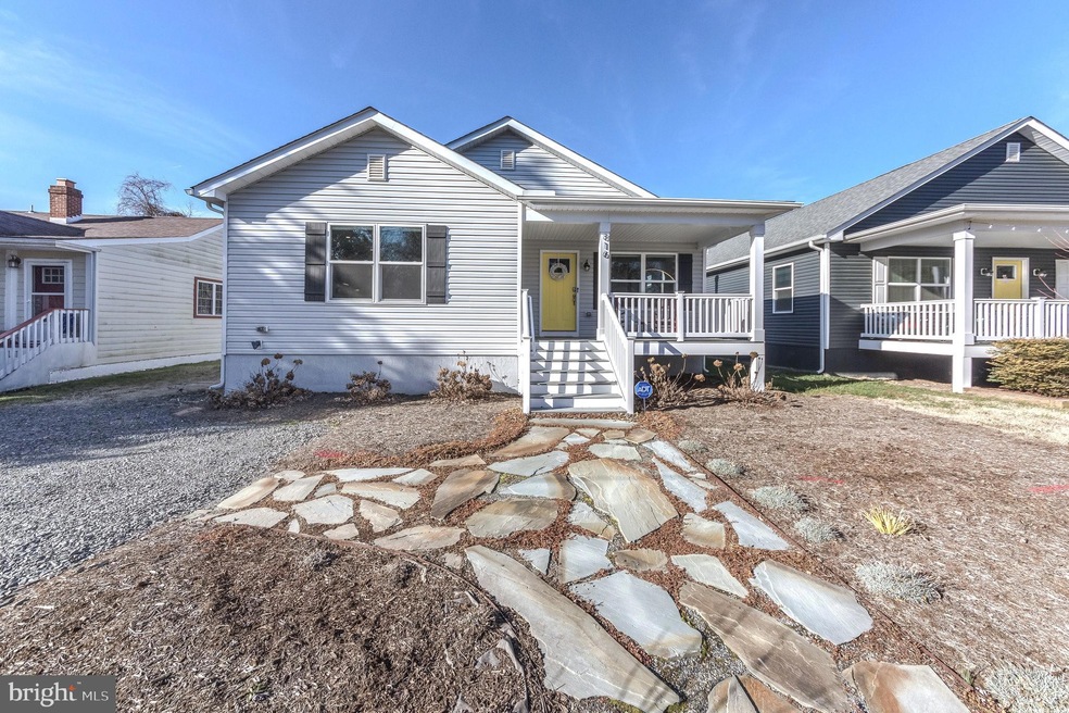 816 Jackson St, Colonial Beach, VA 22443 - photo 1