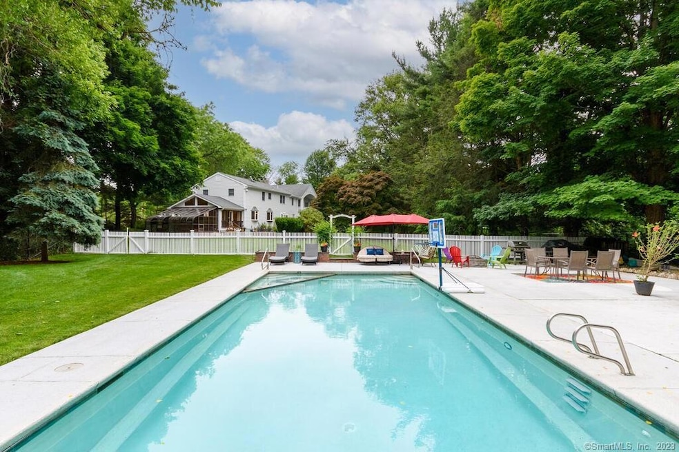 Heated gunite pool & spa