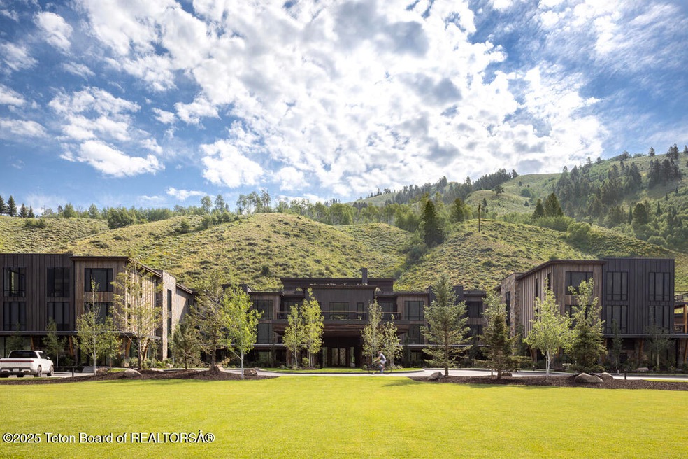 Pending $2,895,000