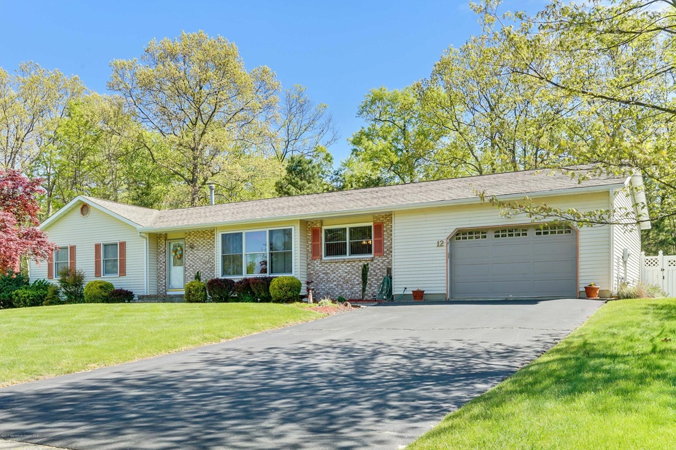 12 Mistletoe Ct