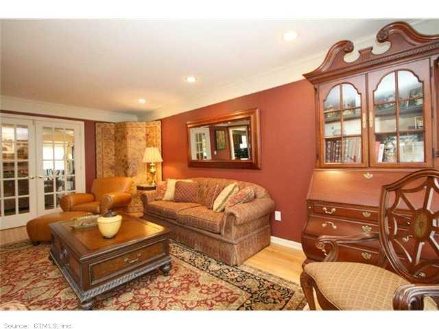 96 Chase Hollow Ln, Glastonbury, CT 06033 - photo 1
