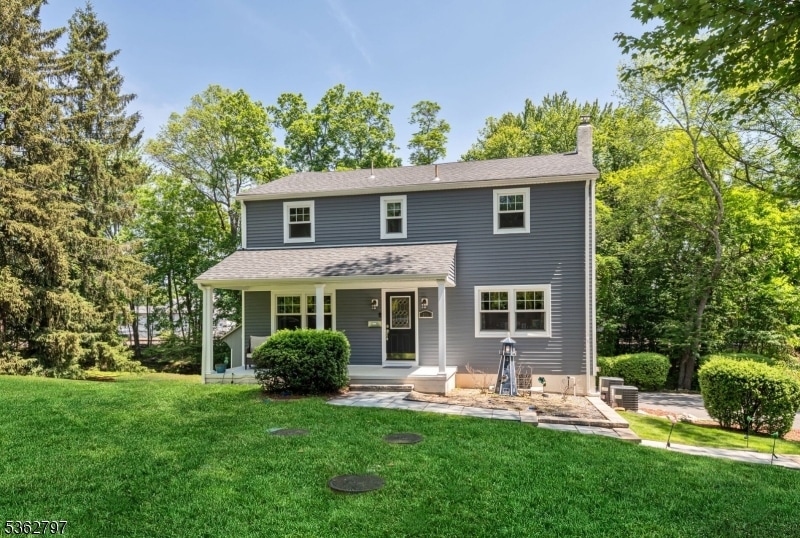 For Sale $839,900 • Co-Listing Agent