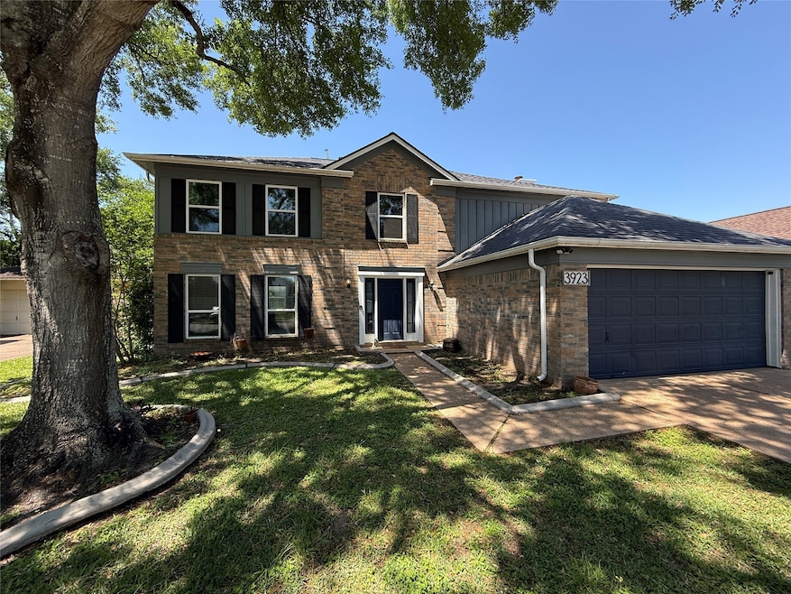 3923 Spring Crest Ct, Pearland, TX 77584 - photo 1