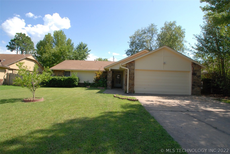 505 W Utica Place, Broken Arrow, OK 74011 - photo 1
