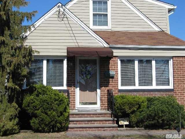 462 Jefferson Place, Mineola, NY 11501 - photo 1