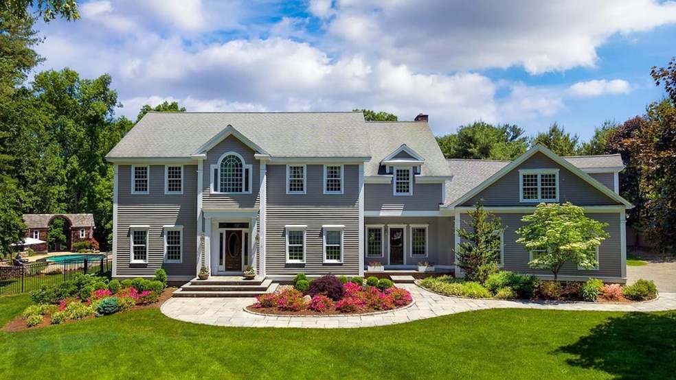 11 Wyndemere Dr, Southborough, MA 01772 - photo 1