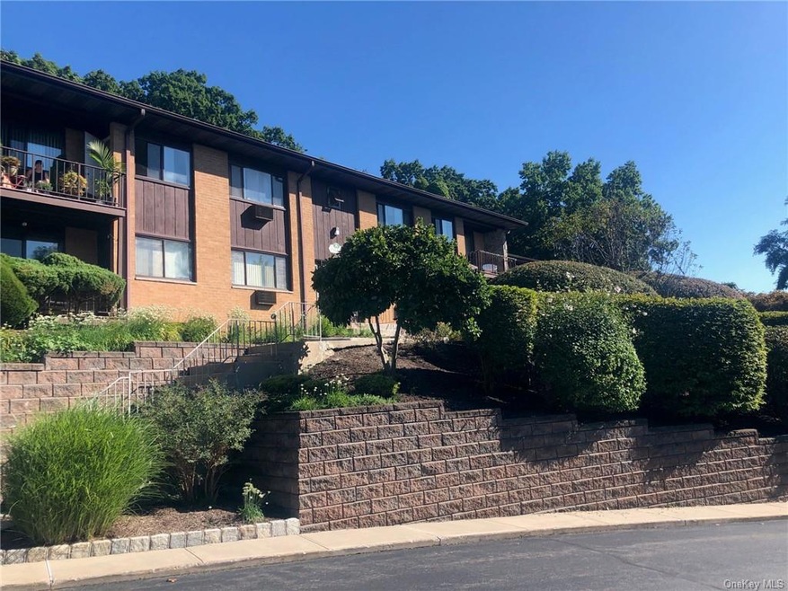 8 E Lawrence Park Dr unit 15, Piermont, NY 10968 - photo 1