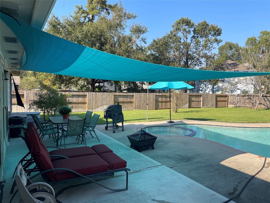 25718 Bearborough Dr, Spring, TX 77386 - photo 1