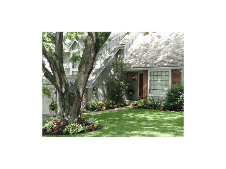 Spectacular gardens to entry of house!