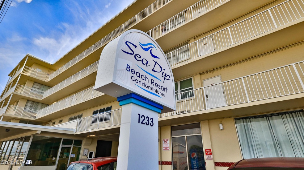 1233 S Atlantic Ave unit 102, Daytona Beach, FL 32118 - photo 1