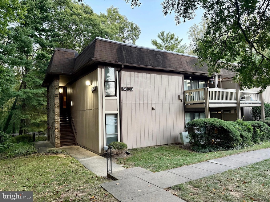 5806 Royal Ridge Dr unit R, Springfield, VA 22152 - photo 1