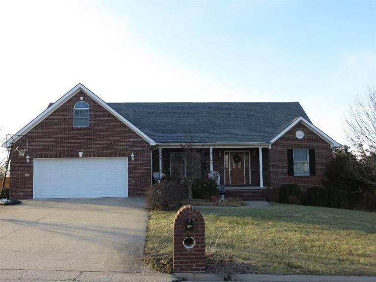 844 Isaac Shelby Cir E, Frankfort, KY 40601 - photo 1