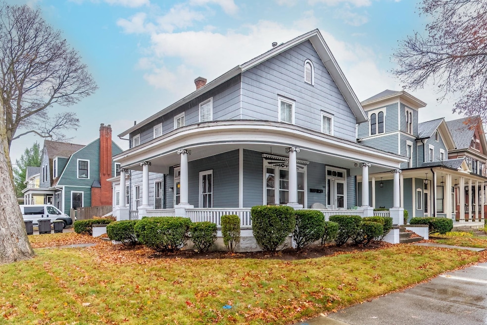 For Rent $1,700/month