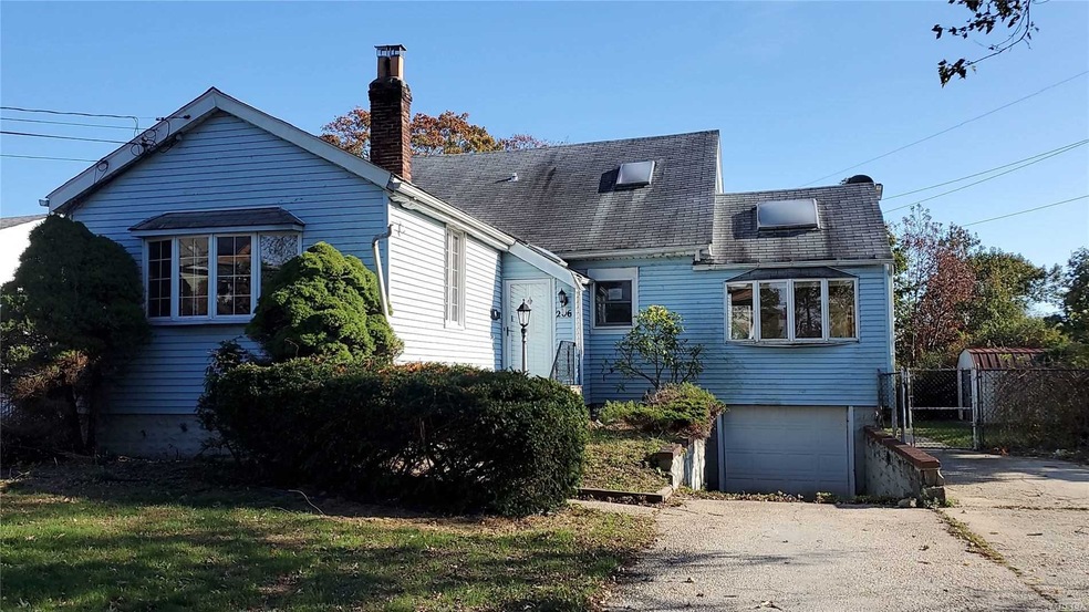 206 Farmers Ave, Lindenhurst, NY 11757 - photo 1