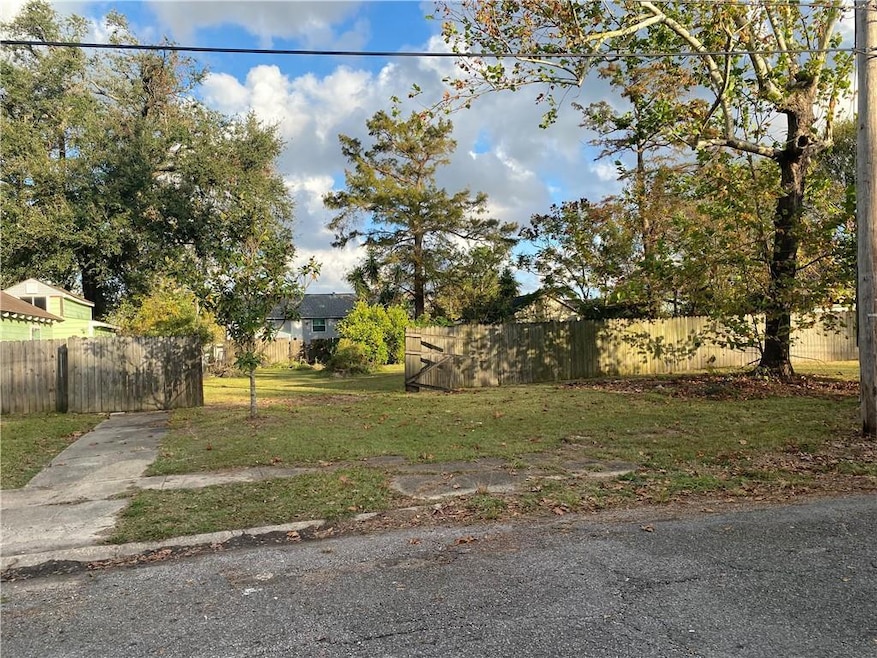 4567 Mark Twain Dr, New Orleans, LA 70126 - photo 1