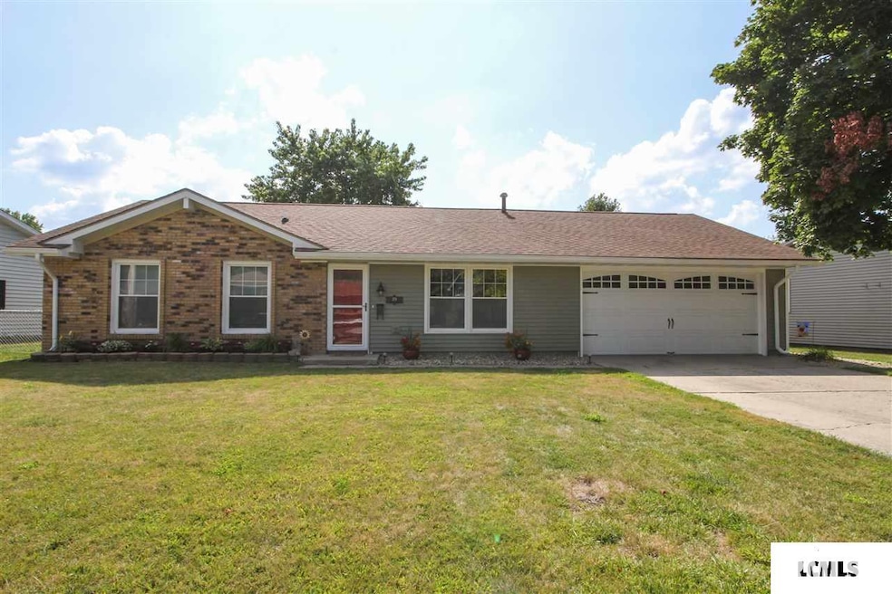 379 Northgate St, Lincoln, IL 62656 - photo 1