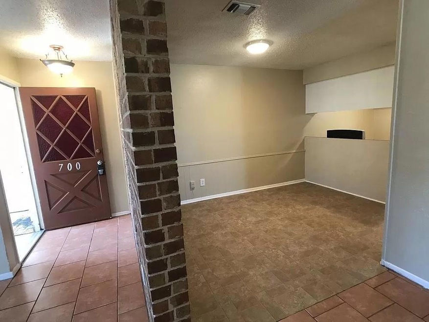 700 E Pecan St, Hurst, TX 76053 - photo 1