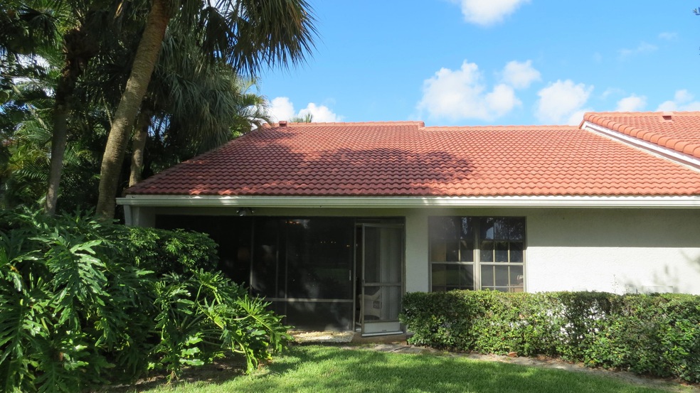Delightful Golf Villa near Worship