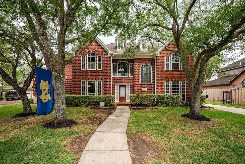 1803 Creekside Dr, Friendswood, TX 77546 - photo 1