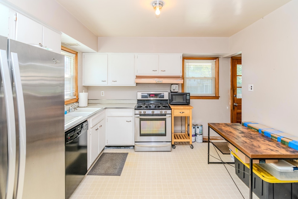 For Sale $290,000 • Co-Listing Agent