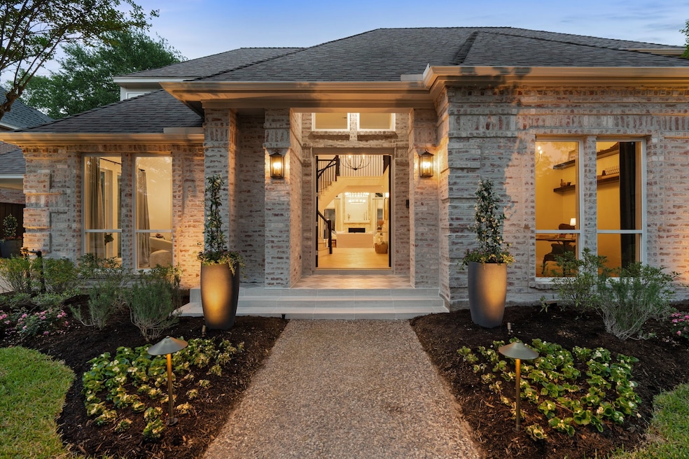Welcome to 407 Sandy Bluff, located in Houston's E