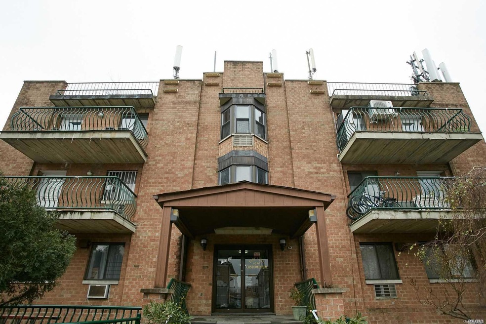 130-14 60th Ave unit 2D, Flushing, NY 11355 - photo 1