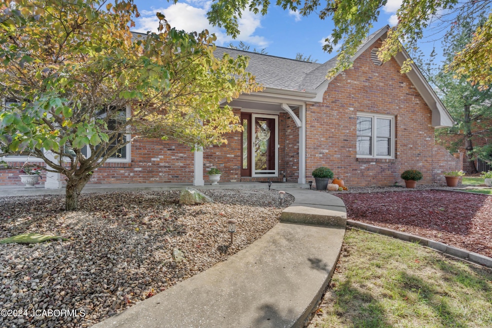 Pending $349,000 • Co-Listing Agent