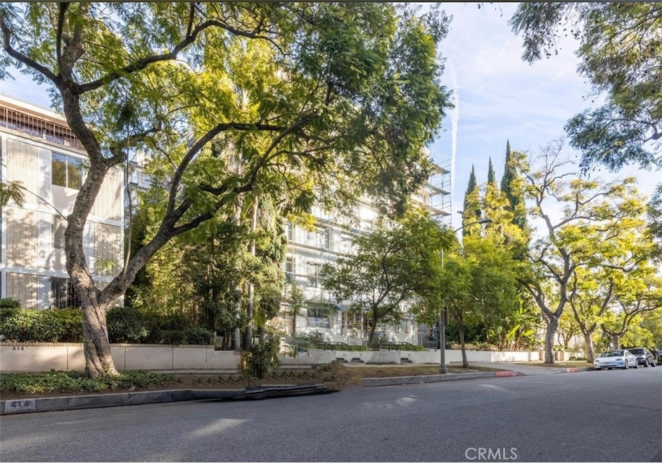 412 N Palm Dr unit 303, Beverly Hills, CA 90210 - photo 1