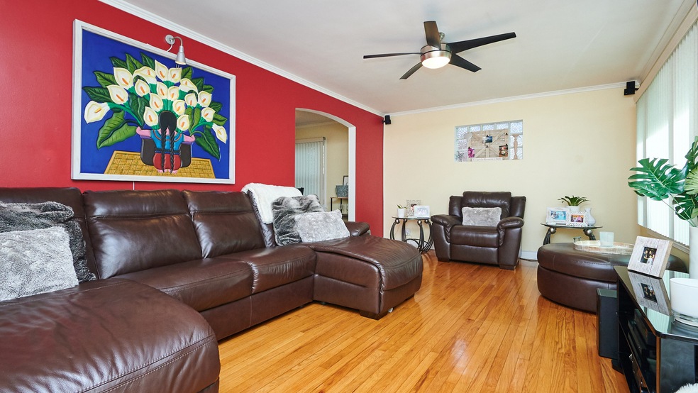 1336 Portsmouth Ave, Westchester, IL 60154 - photo 1