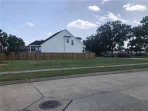 2005 Benjamin St, Arabi, LA 70032 - photo 1