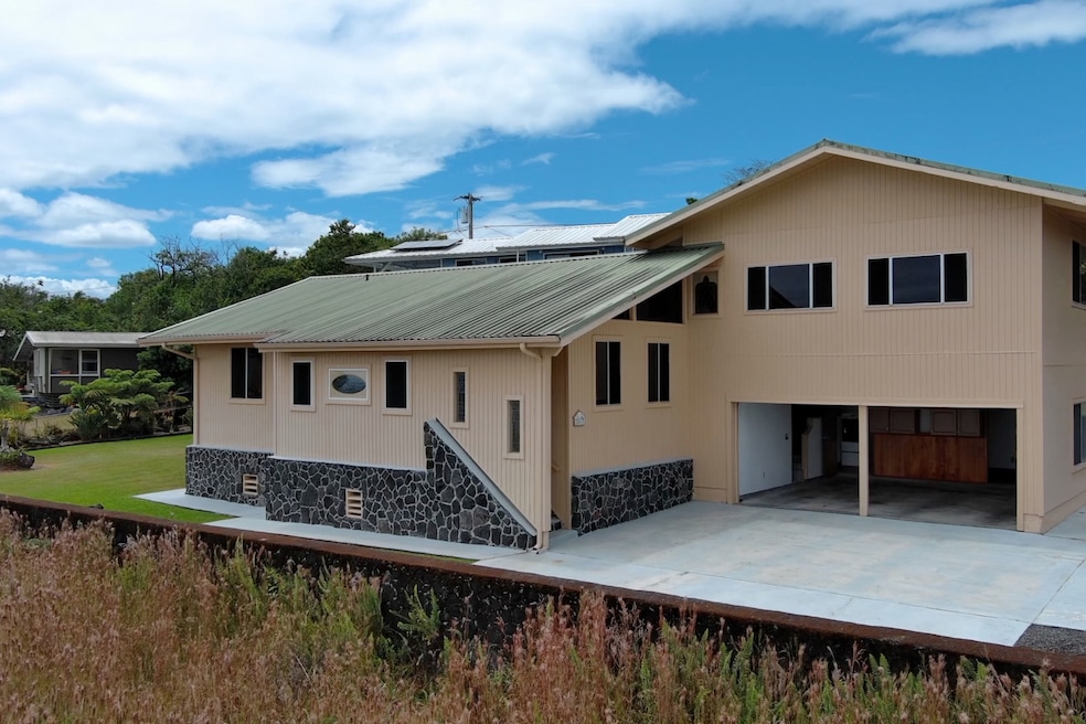 Beautiful Custom tri-level 3 bedroom, 2 bath Home