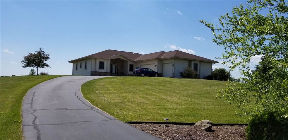 777 Hildreth Rd, Stoughton, WI 53589 - photo 1