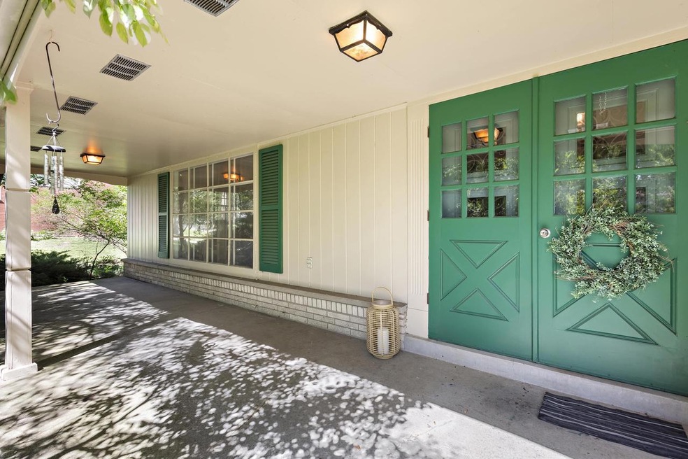 W151N7050 Plainview Dr, Menomonee Falls, WI 53051 - photo 1