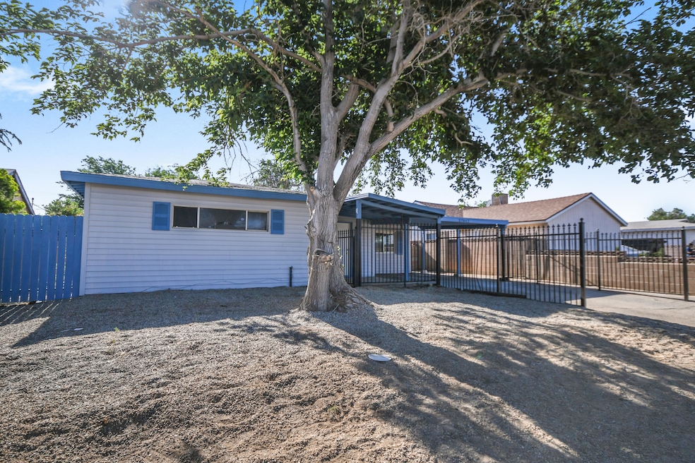 37842 10th St E, Palmdale, CA 93550 - photo 1