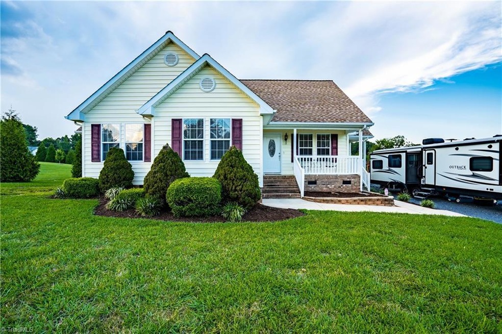 2861 Woodhaven Dr, Asheboro, NC 27205 - photo 1