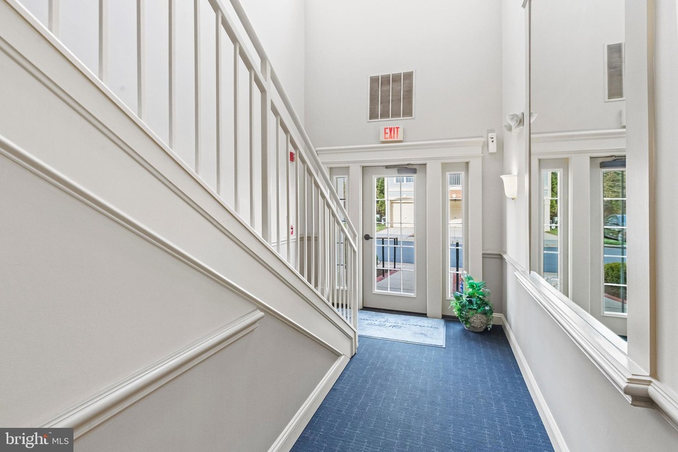 11315 Westbrook Mill Ln unit 103, Fairfax, VA 22030 - photo 1