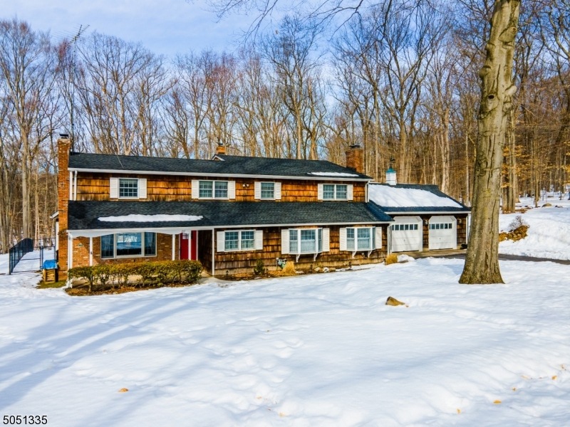 157 Iroquois Ave, Oakland, NJ 07436 - photo 1