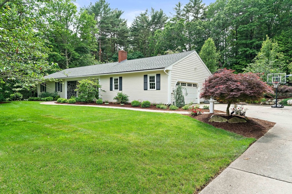 210 Edgewater Dr, Pembroke, MA 02359 - photo 1