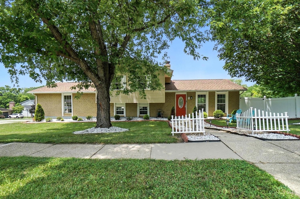 1 Pinehurst Ct, Fairfield, OH 45014 - photo 1