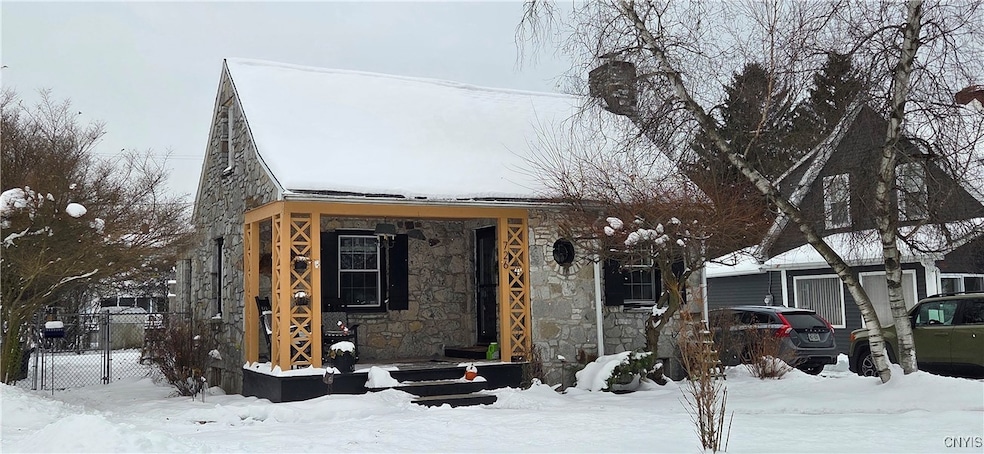 726 Sherman Dr, Utica, NY 13501 - photo 1