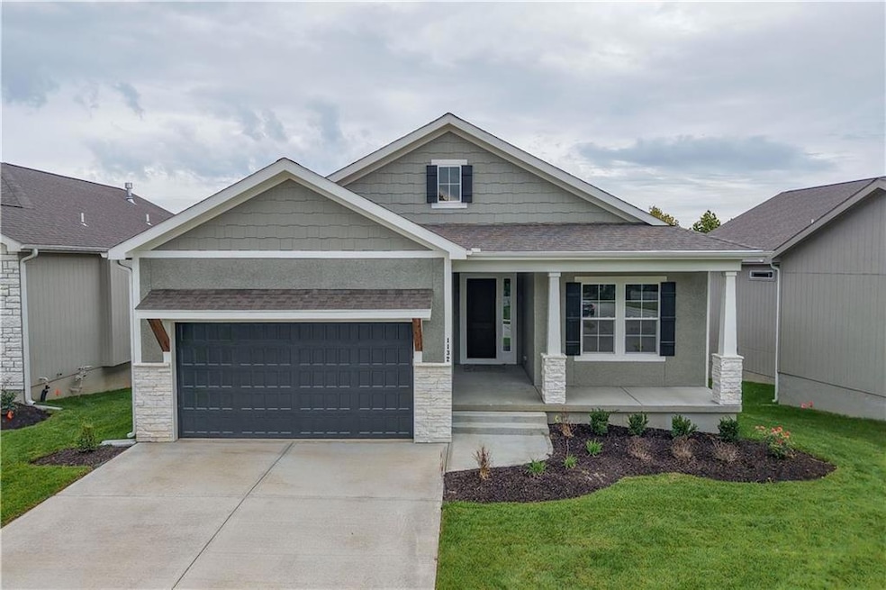 1132 SW Whitby Dr, Lee's Summit, MO 64083 - photo 1