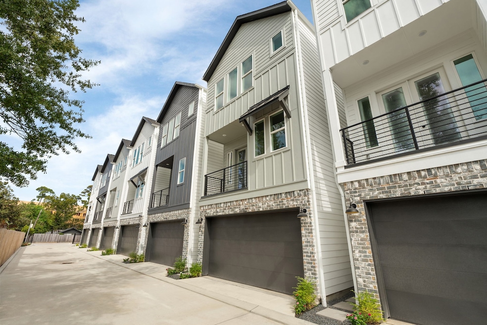 717 Janisch Rd unit C, Houston, TX 77018 - photo 1