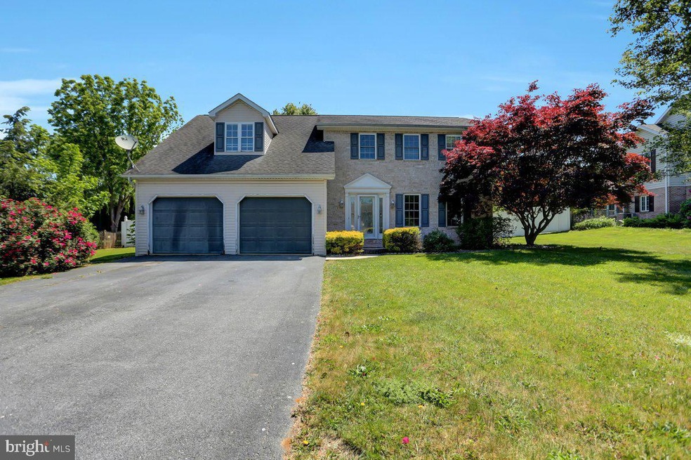 318 Cosell Dr, Chambersburg, PA 17201 - photo 1