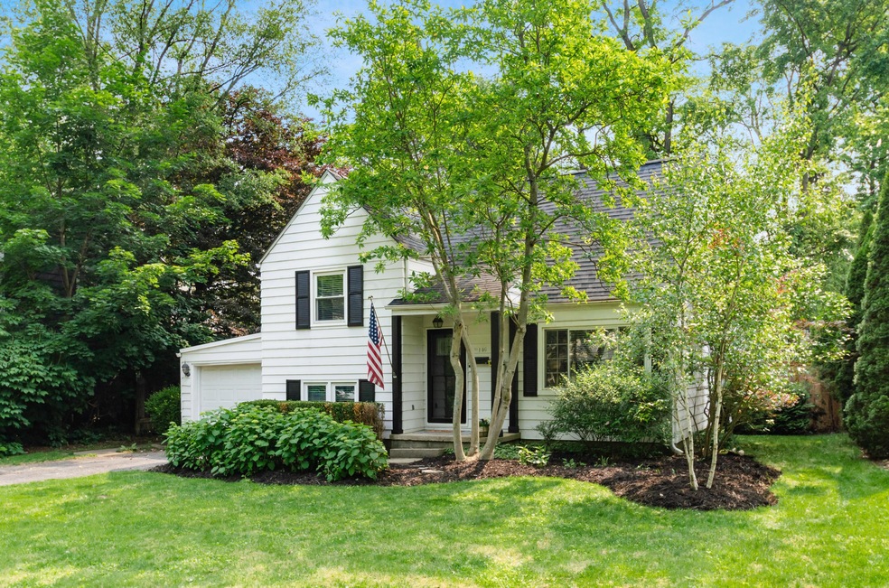 Welcome Home to 146 N Roosevelt Ave