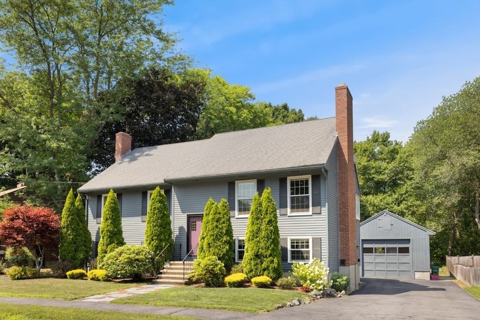 71 Red Gate Ln, Reading, MA 01867 - photo 1