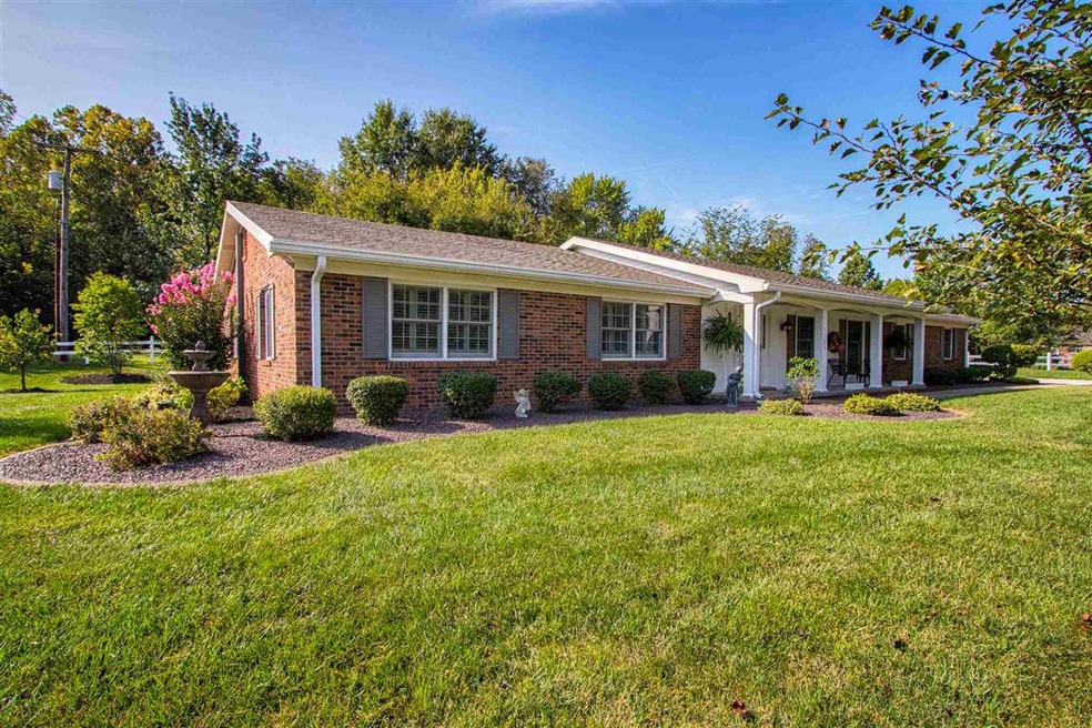 Welcome to 7122 Shamrock Circle in Newburgh, IN 47