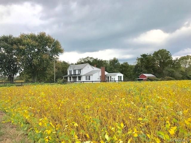 Classic turn of the century Farmhouse with 2,860 S