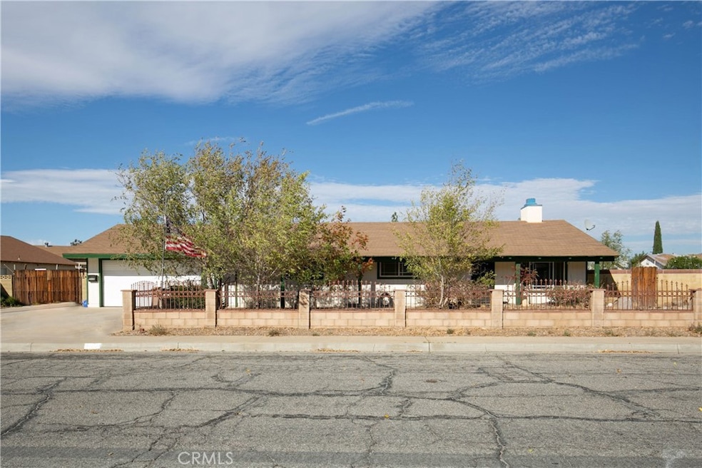 1135 E Nugent St, Lancaster, CA 93535 - photo 1